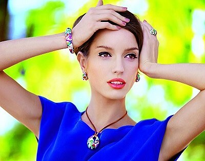 Летние украшения: яркие, насыщенные, сочные.